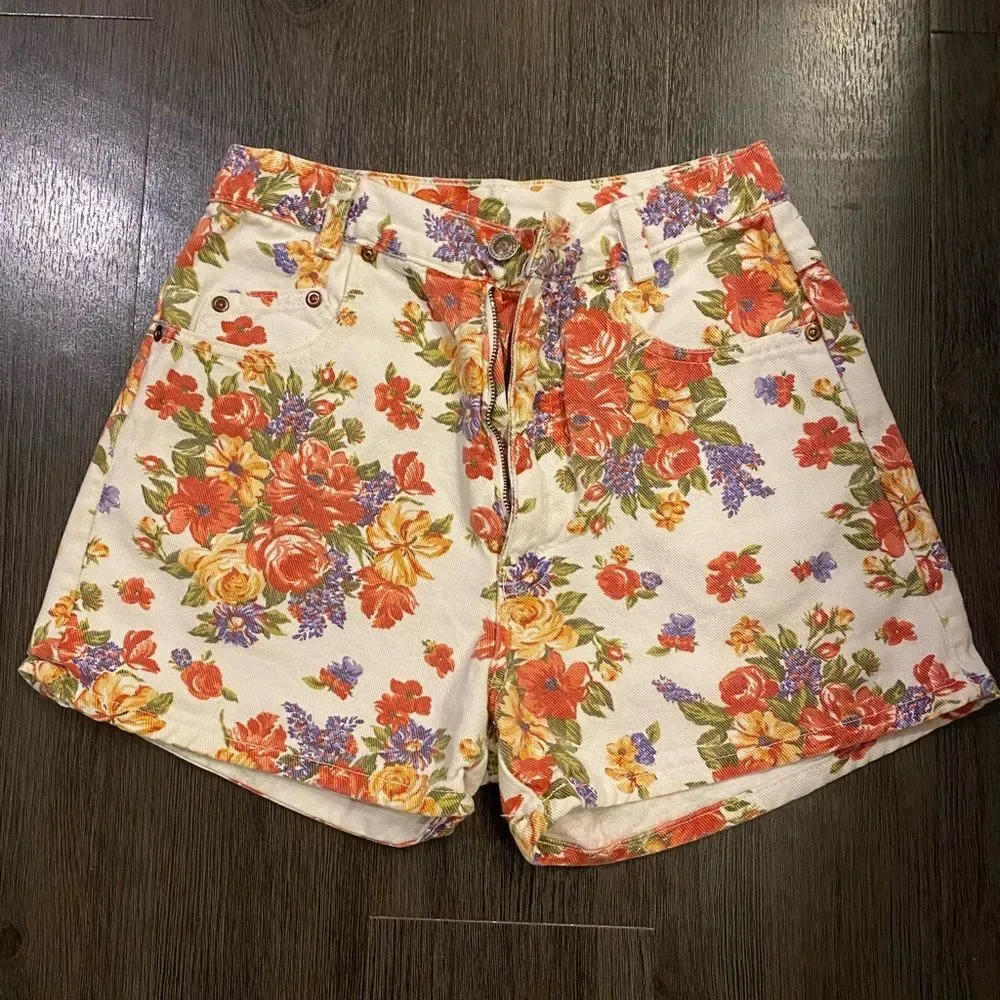 Vtg 90’s Floral Size 5 (24) Michael G High Waist Mom Jean Shorts - Picture 3 of 7